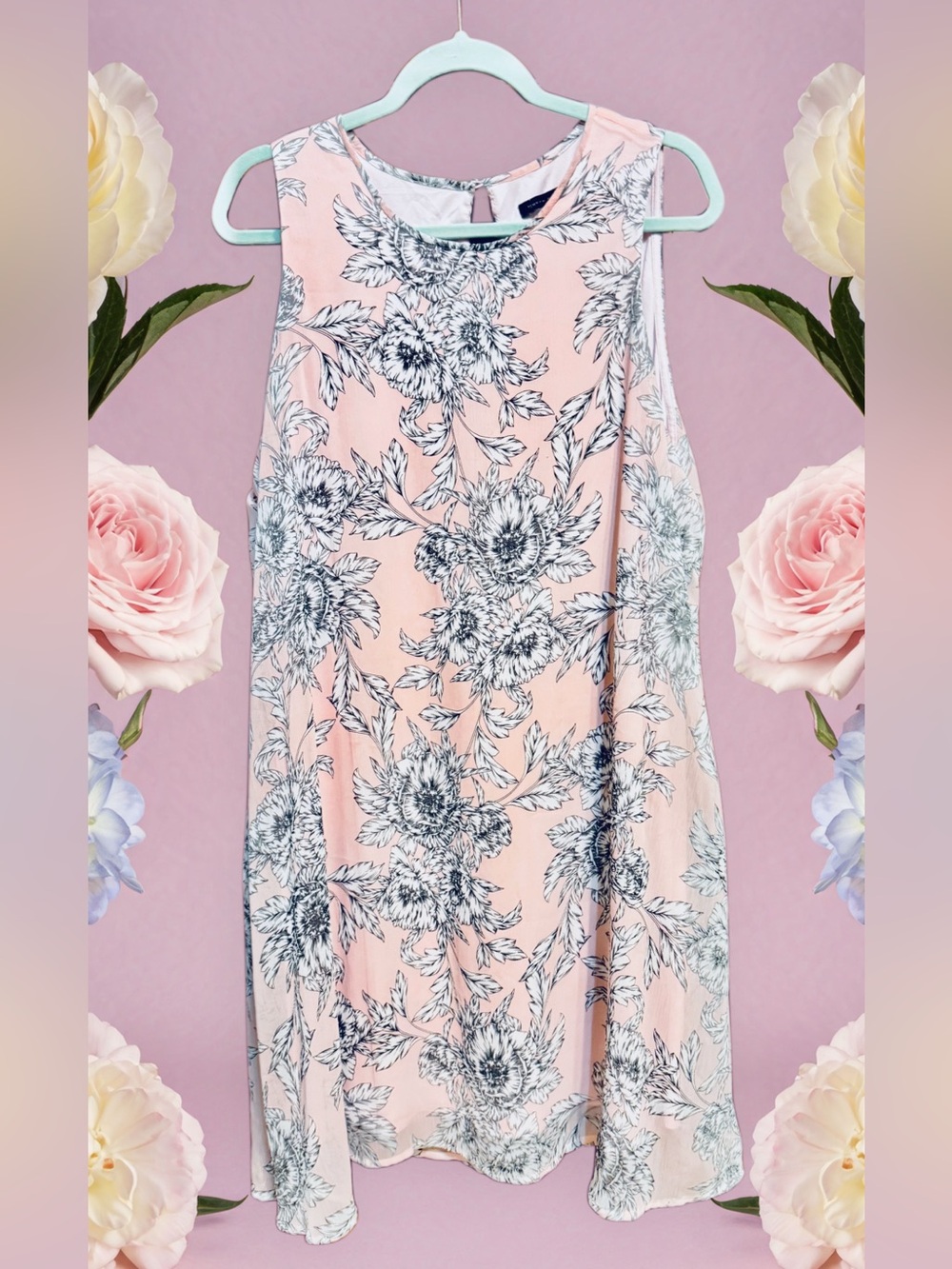 Tommy Hilfiger Light Pink Dress w White Flowers  Outlined in Black size 16